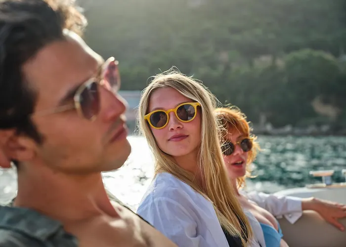 Avali, Mar-bella Collection