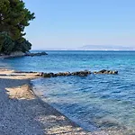 Avali, Mar-bella Collection