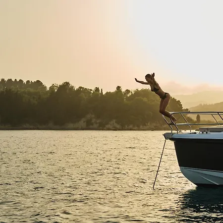 אתר נופש Avali, Mar-bella Collection